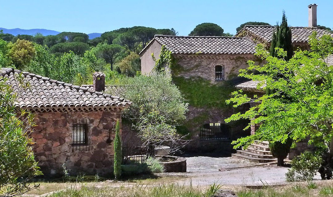 ANCIENNE BERGERIE EN PIERRES DANS LE VAR