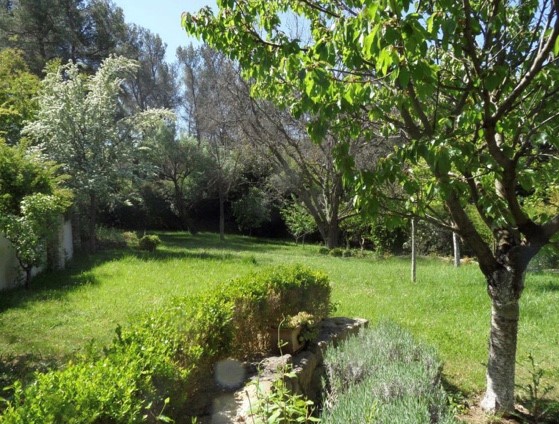 TERRAIN CONSTRUCTIBLE A ST MARC JAUMEGARDE