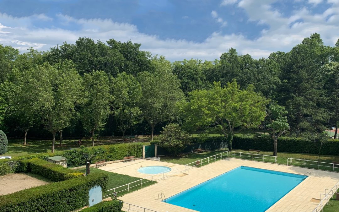 MAGNIFIQUE APPARTEMENT AVEC TERASSE AIX LA TORSE