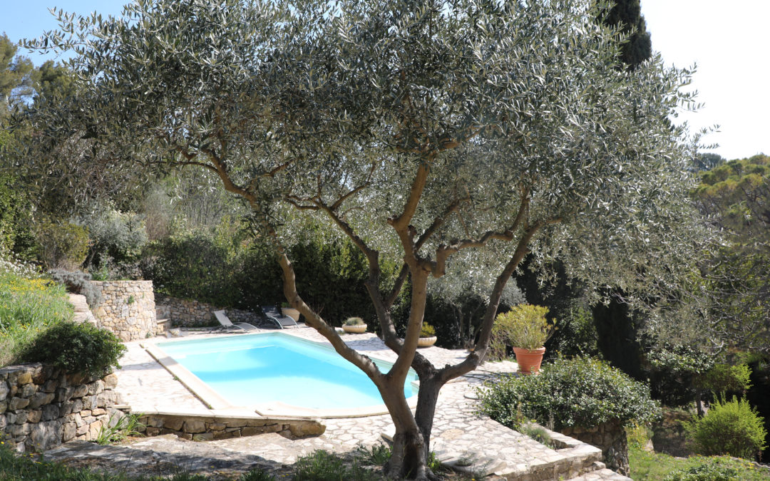 MAISON AIXOISE DANS UN LIEU INTEMPOREL