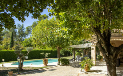MAISON DE VILLE AVEC PISCINE